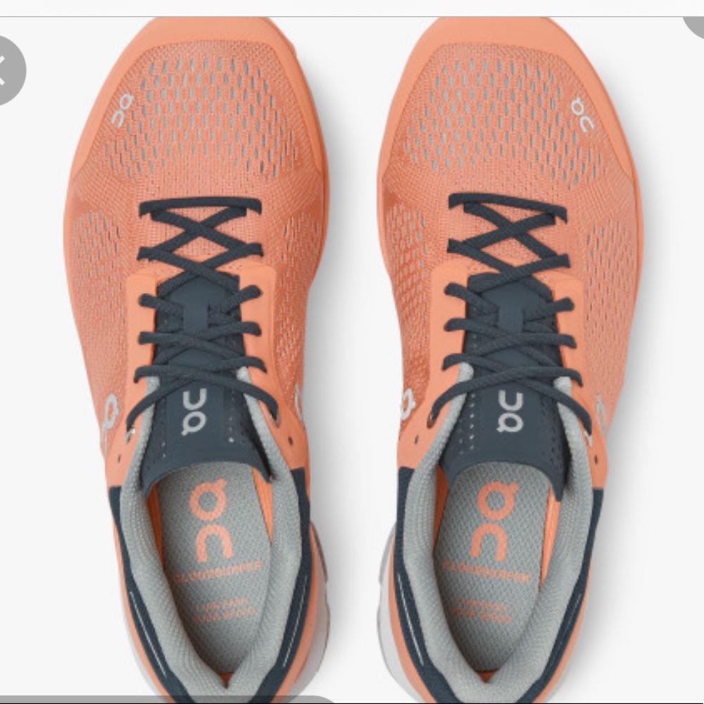 🛍 WOMENS ONCLOUD TENNIS SHOES🛍 Size 7.5